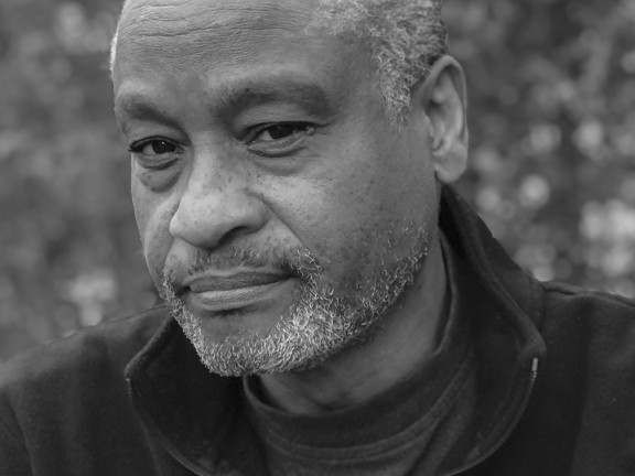 Portrait of photographer Ron Traver.